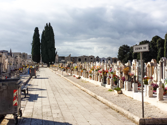 Orari di apertura dei cimiteri comunali dal lunedì alla domenica